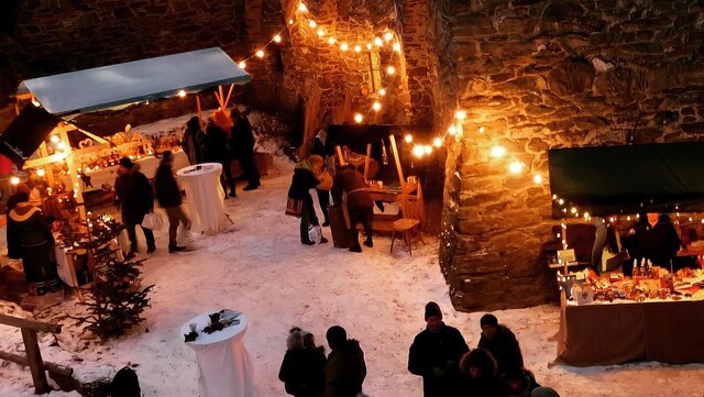 Adventmarkt auf der Burg